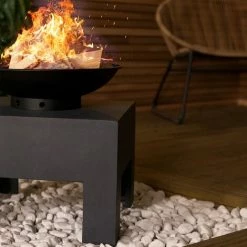 Charles Bentley Fire Pit With Metal Fire Bowl And Square Concrete Base -CHARLES BENTLEY Shop 1425124 2