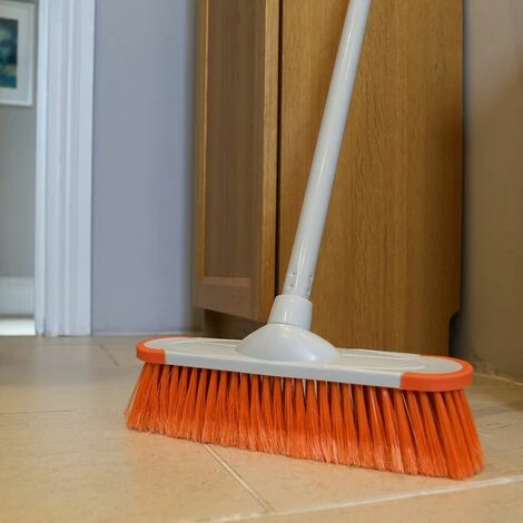 Charles Bentley 'Brights’ Orange Soft Indoor Broom Charles Bentley 'Brights’ Orange Soft Indoor Broom -CHARLES BENTLEY Shop 18946036 3